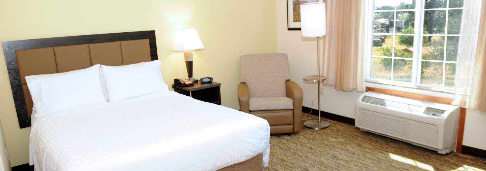 Candlewood Suites Santa Maria guestroom