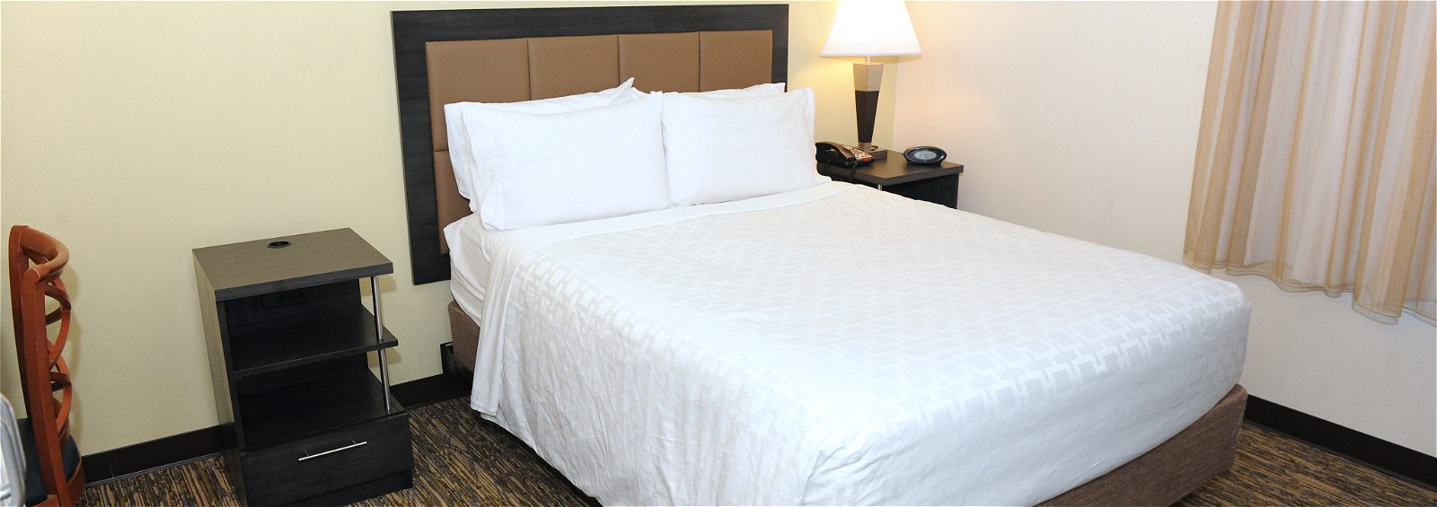 Candlewood Suites Santa Maria guestroom 2